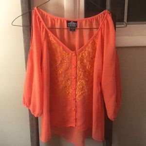 Small pink blouse with cut out sleeve detail